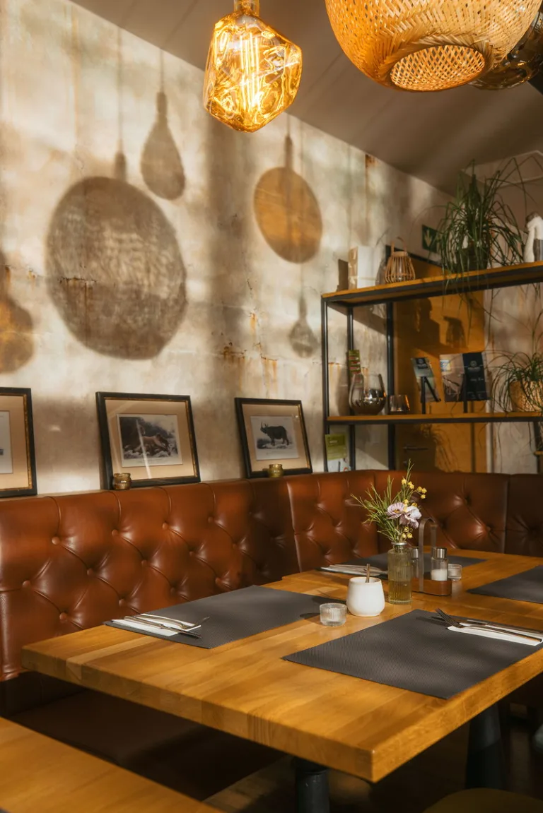 Gemütliche Sitzecke in der Lounge und im Frühstücksraum des Hotel Pöllners